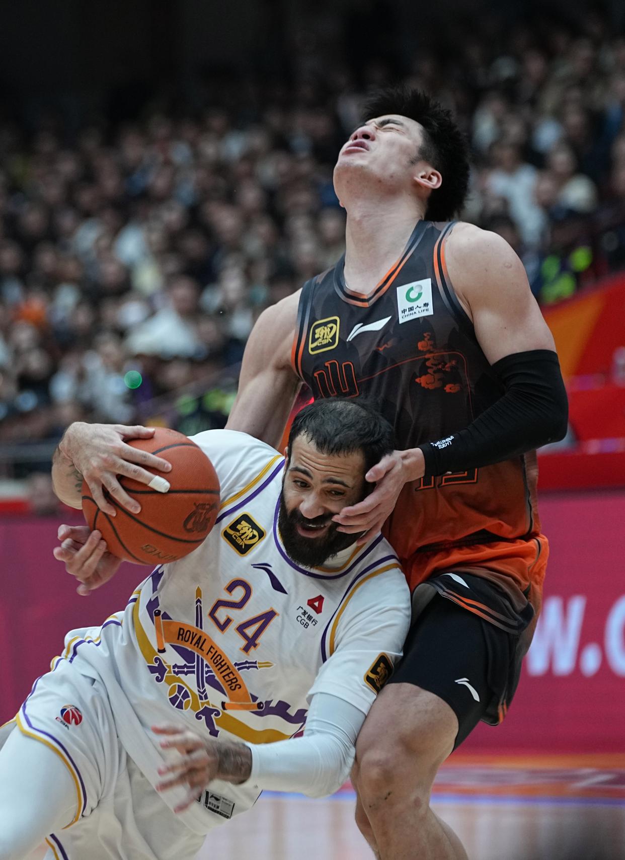 开云在线平台-赛后山东男篮绝杀压哨——NBA季后赛节点到来；话题不断；数据趋势出现新变化的简单介绍
